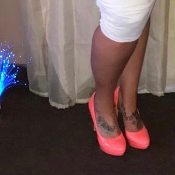 Steve Madden coral pumps. Size 10